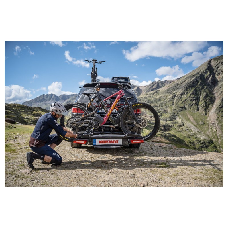 Bagażnik rowerowy na hak holowniczy Yakima JustClick Evo czarny 3 rowery 13 PIN oświetlenie LED ⬅️ sklep DOAN