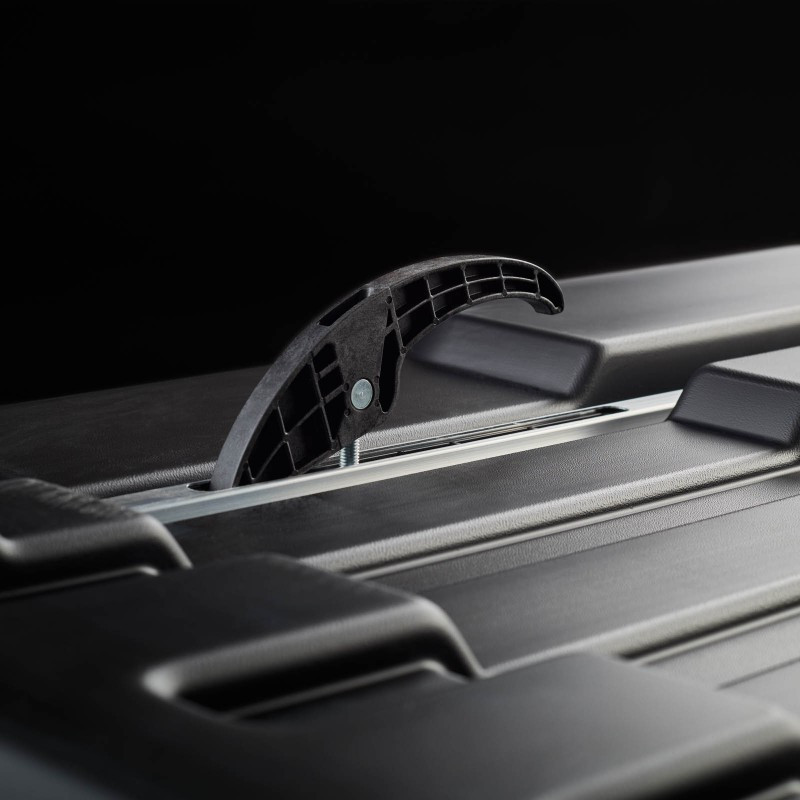 Box dachowy Cruz Paddock 550 litr&oacute;w - czarny połysk ⬅️ sklep DOAN