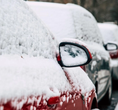 Skuteczne zabezpieczenie auta podczas zimy