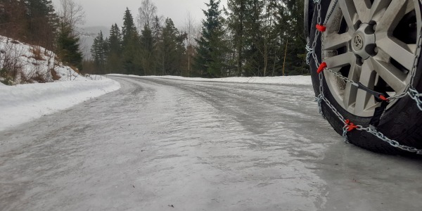 Łańcuchy śniegowe — wszystko, co trzeba o nich wiedzieć